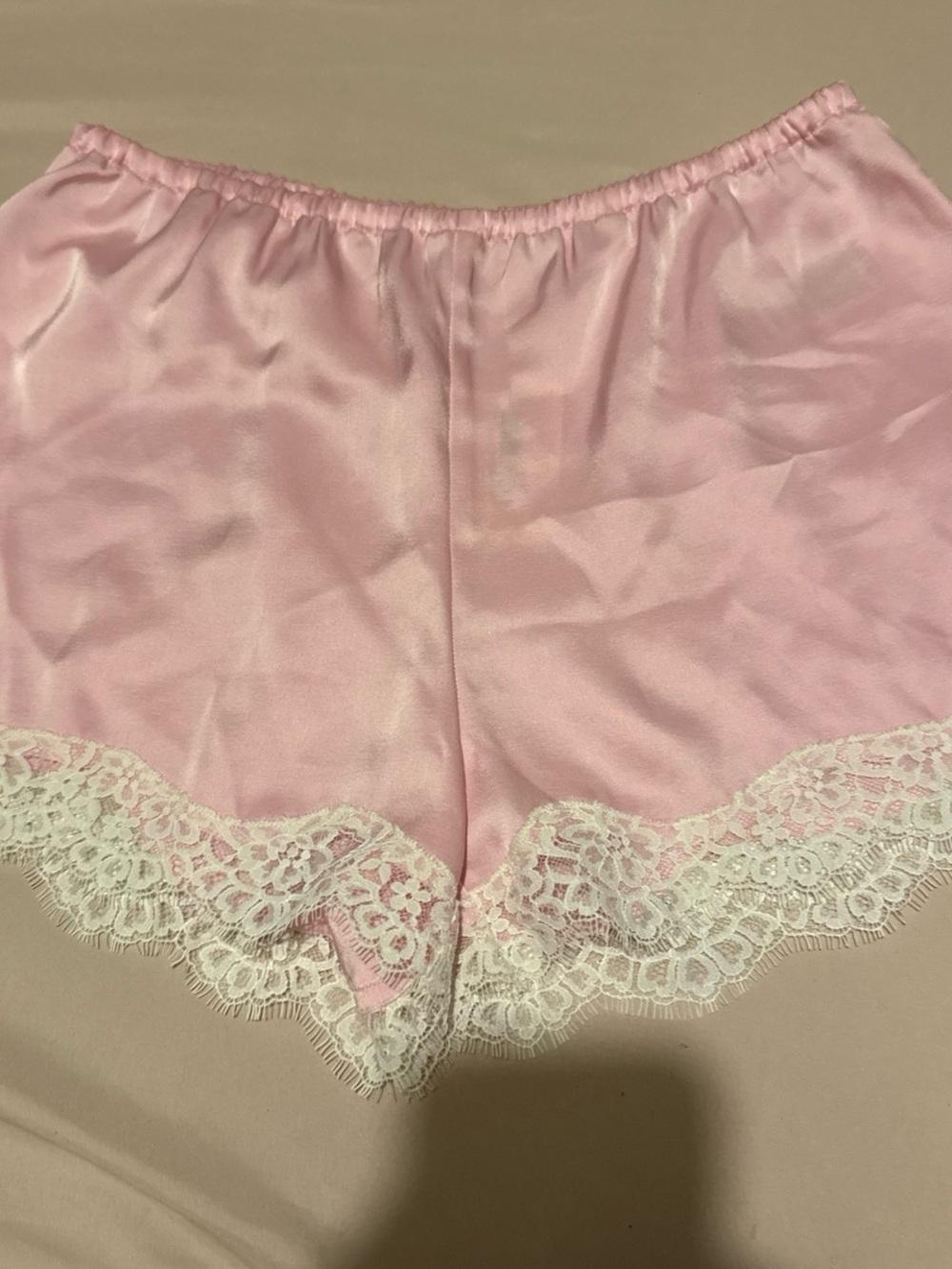 Aritzia pink satin with white lace shorts size small
